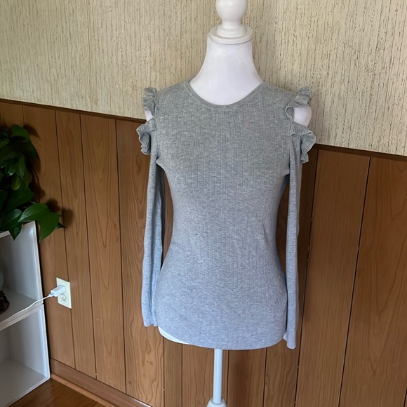 WHITE HOUSE BLACK MARKET Light Gray Women’s Tops Size Small - Picture 1 of 11